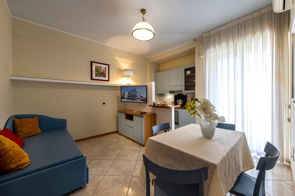 Hotel Le Soleil San Benedetto del Tronto Buitenkant foto
